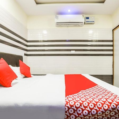Oyo 71693 Starlight Hotel Gangānagar Екстериор снимка