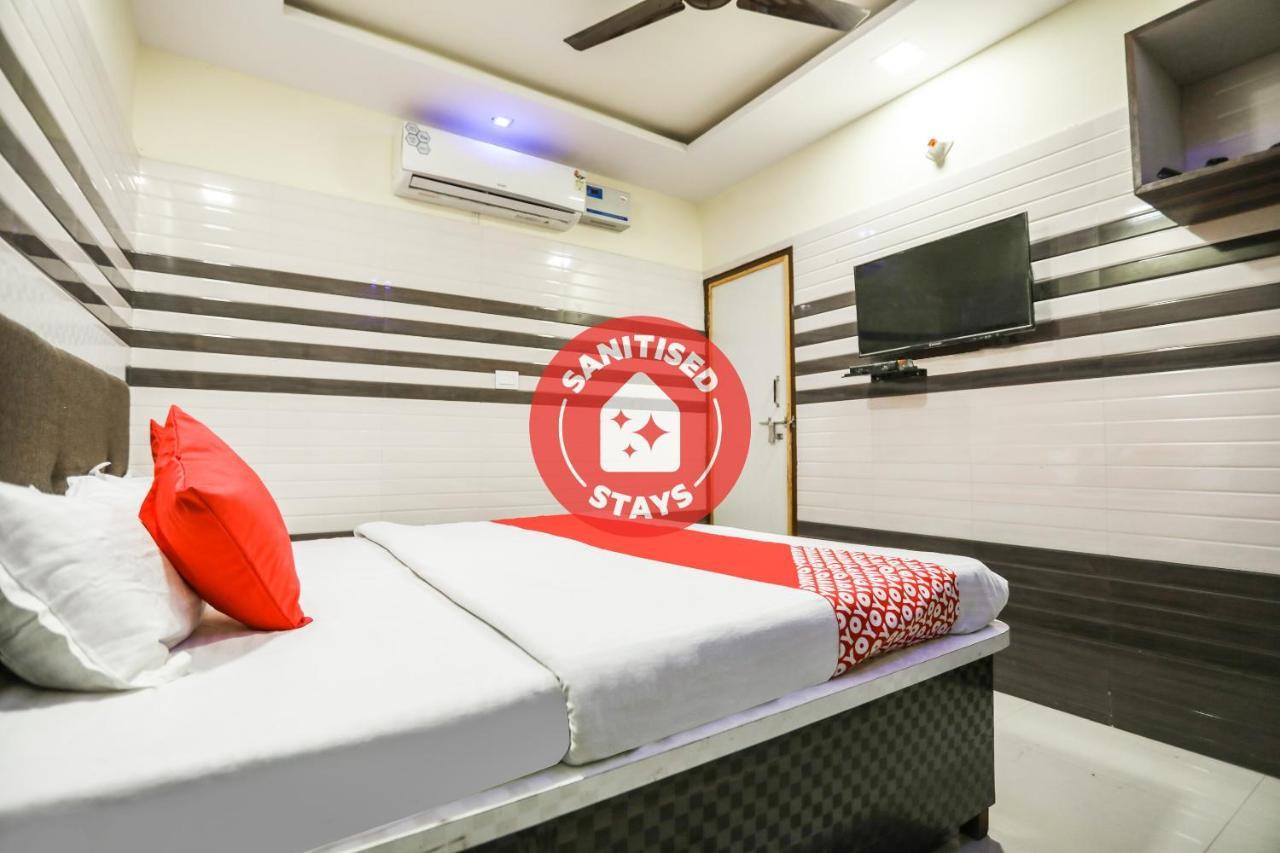 Oyo 71693 Starlight Hotel Gangānagar Екстериор снимка
