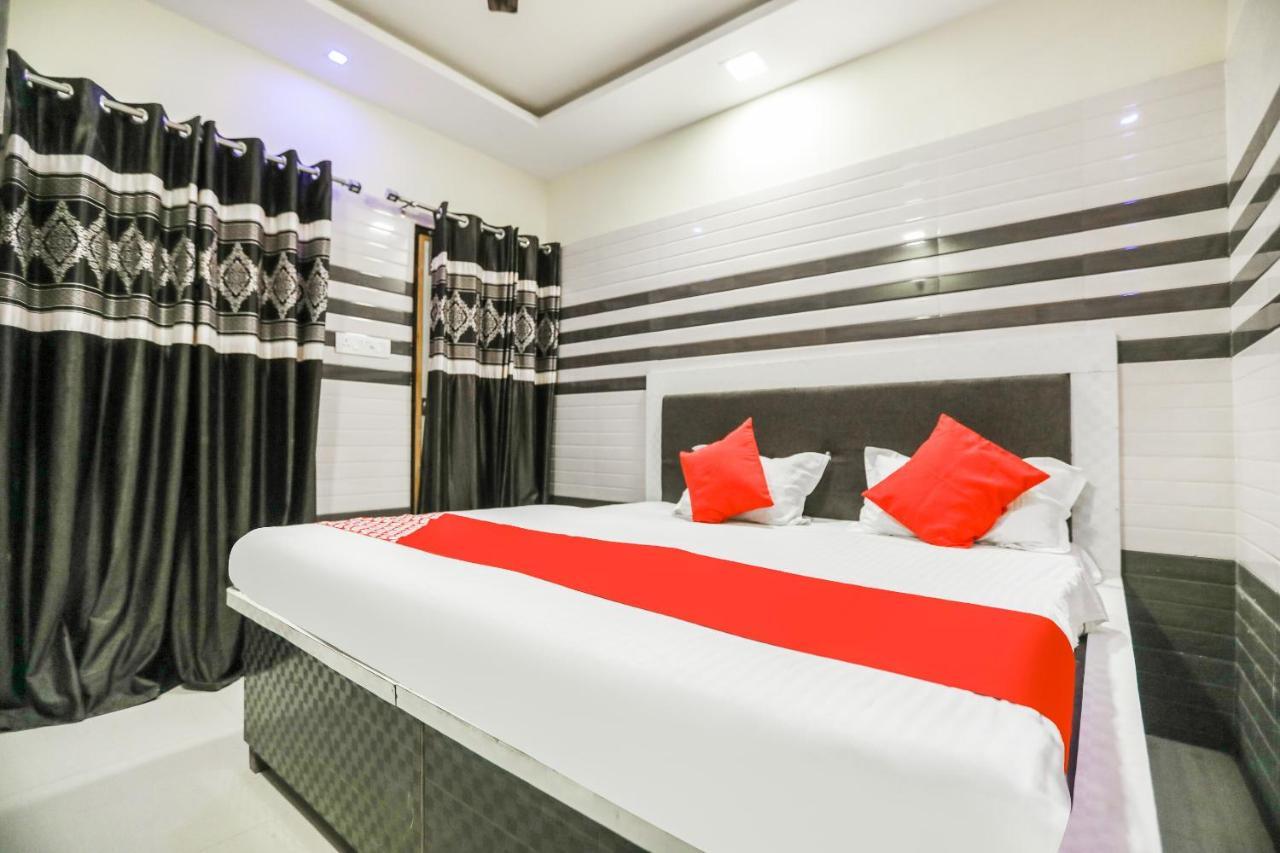 Oyo 71693 Starlight Hotel Gangānagar Екстериор снимка