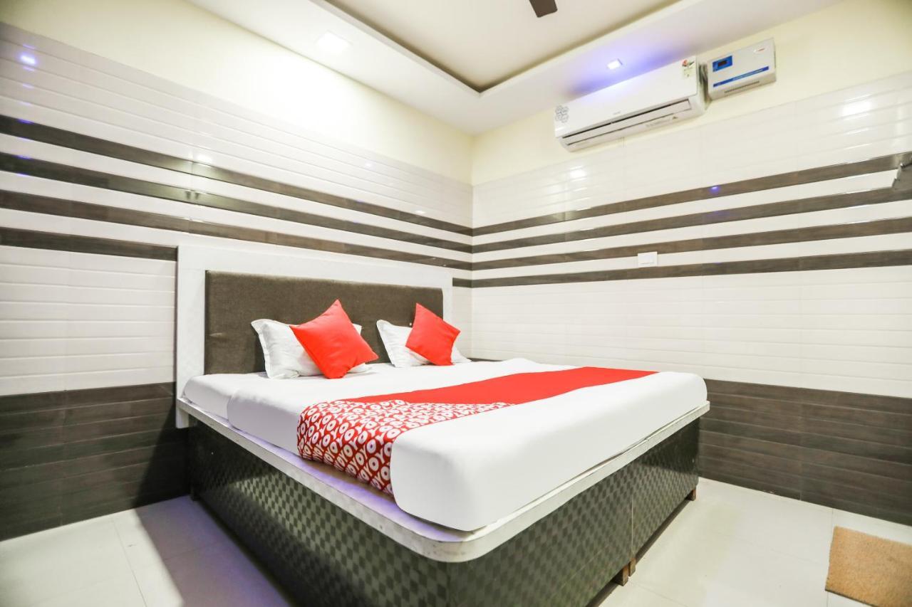 Oyo 71693 Starlight Hotel Gangānagar Екстериор снимка
