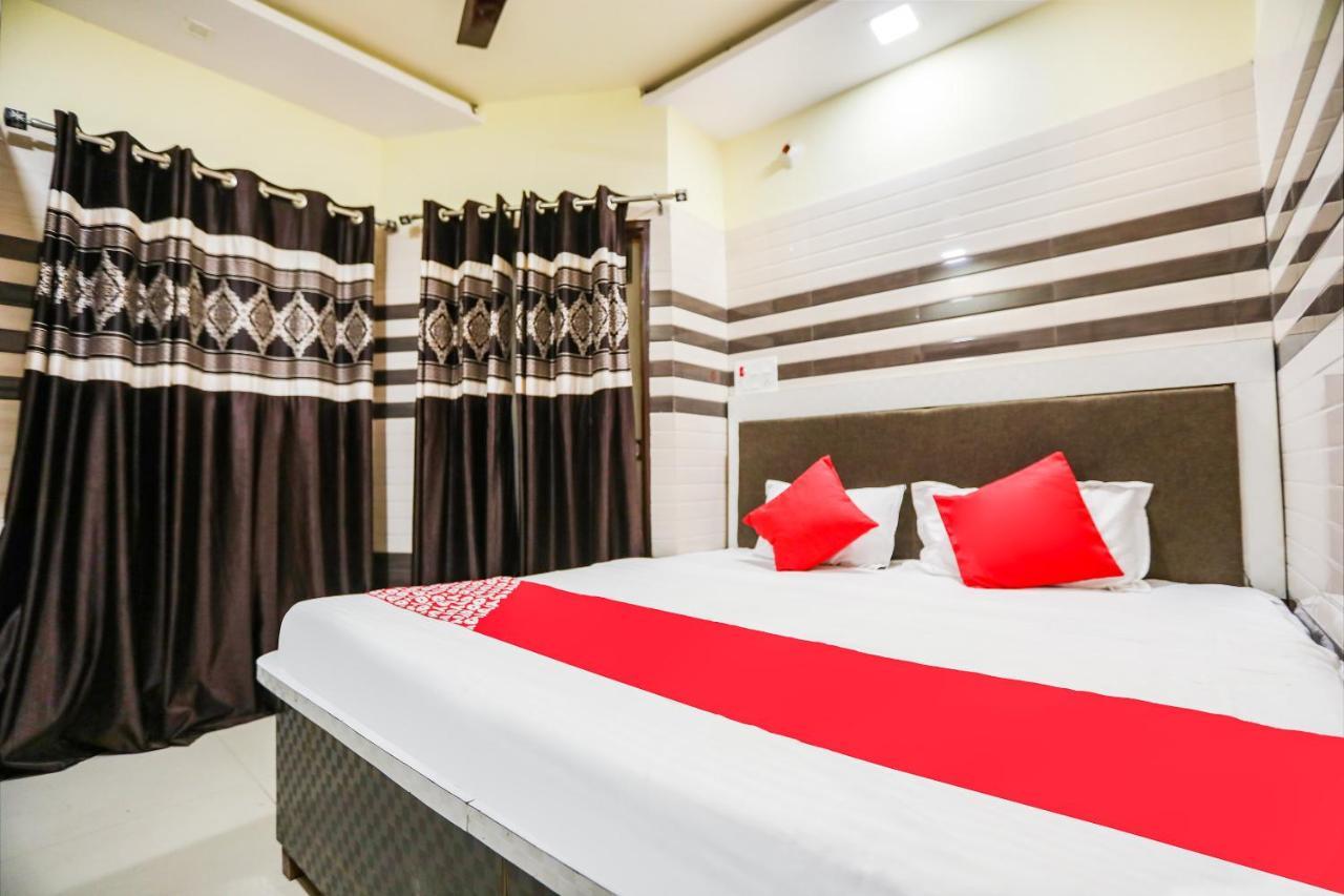 Oyo 71693 Starlight Hotel Gangānagar Екстериор снимка