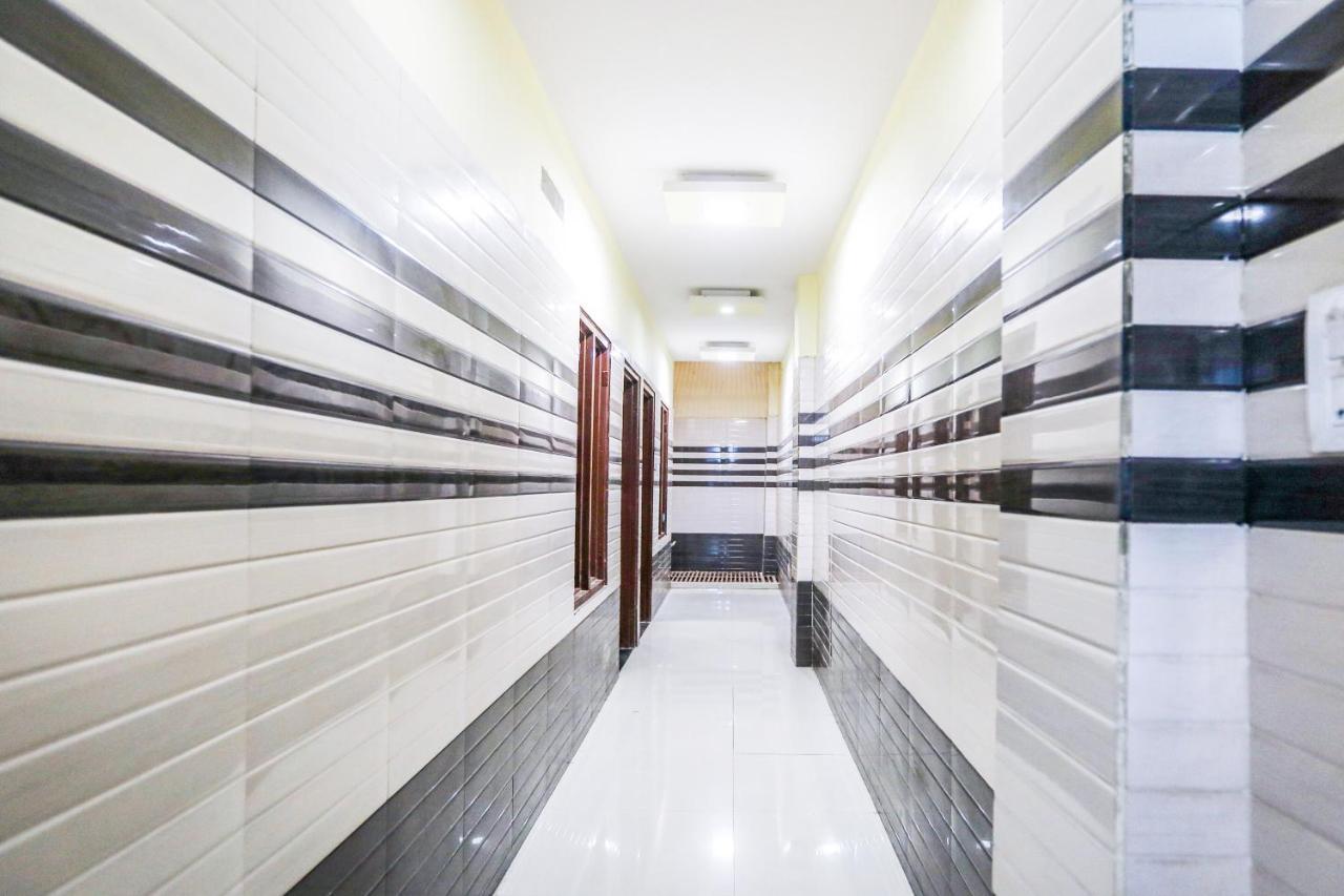 Oyo 71693 Starlight Hotel Gangānagar Екстериор снимка